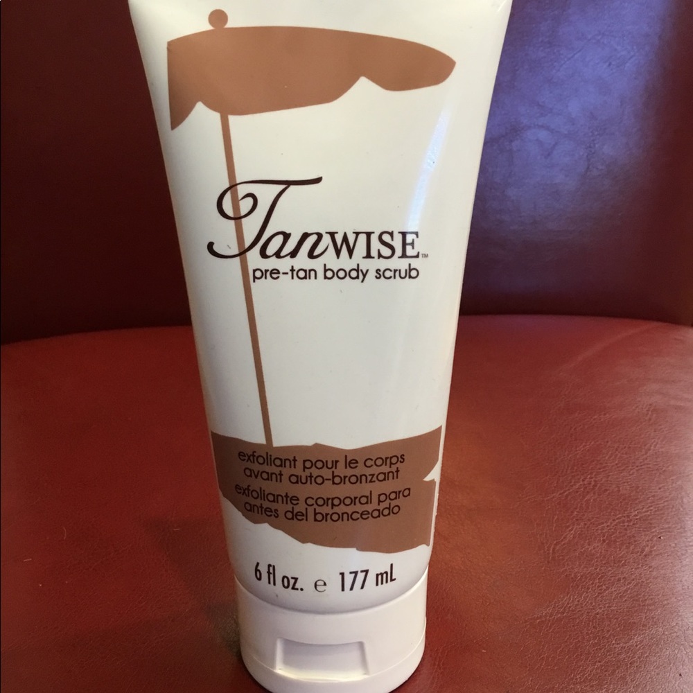 NWT TANWISE PRE BODY SCRUB